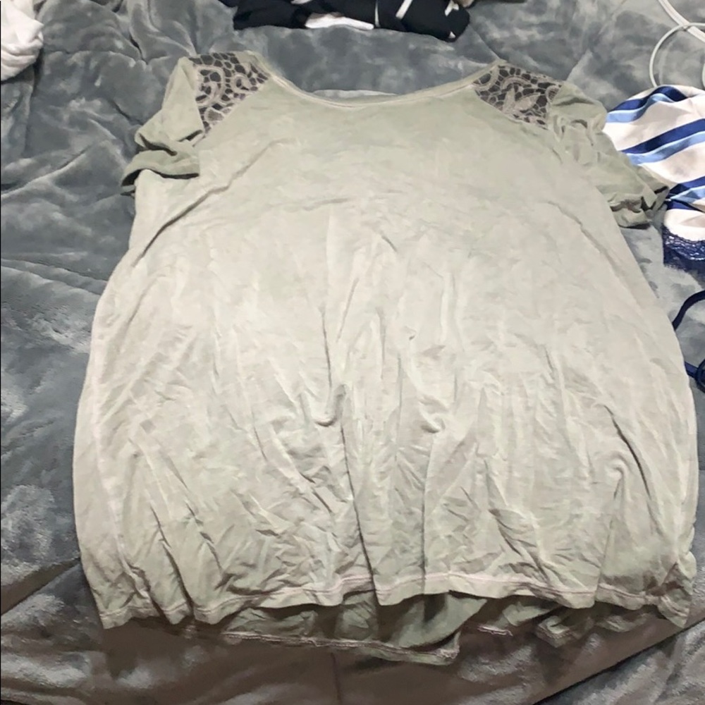 Tee